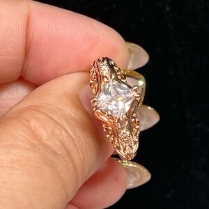 Elegant Rose Gold Women's Ring